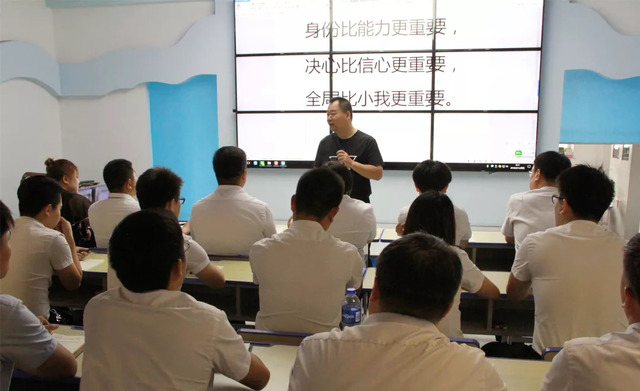 關老師為乾港動力精英培訓 關老師為乾港動力精英培訓